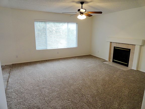 Family Room w/Fireplace