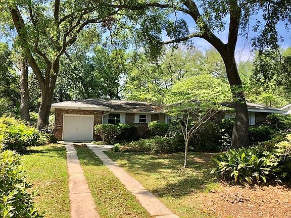 2nd image of 1737 Somerset Cir