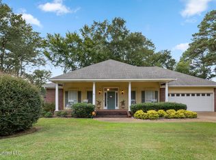 411 Forest Ln, Ridgeland, MS 39157