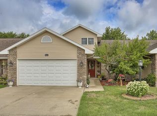 900A Kara Ave, Saint Joseph, IL 61873