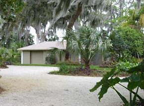 3 Car Detached Garage