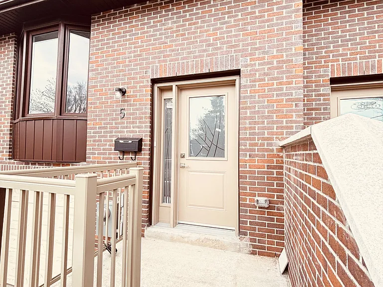 11 Plaisance Rd #5 — Photo 5