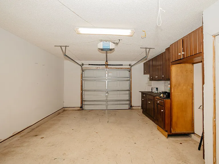 218 Lytham Ct — Photo 30