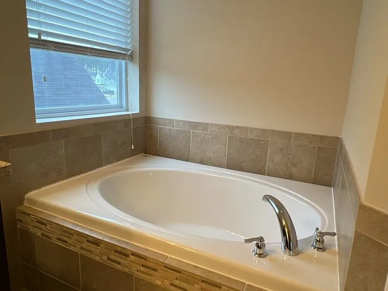 579 Crossland Dr — Photo 18
