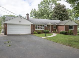 56 E Gooseberry Rd, West Springfield, MA 01089