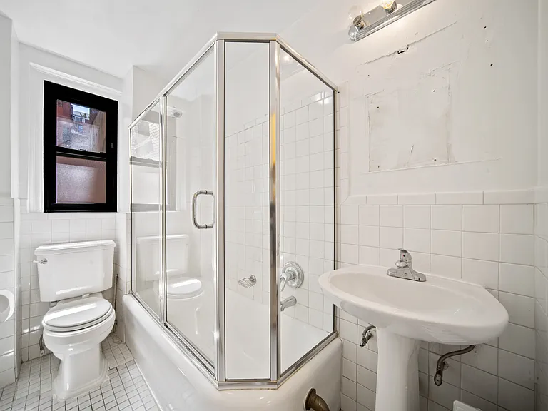 192 E 75th St #2B — Photo 7