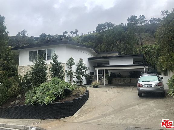 3rd image of 1071 Tellem Dr