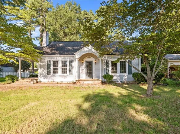 718 State Highway 61, Whitsett, NC 27377