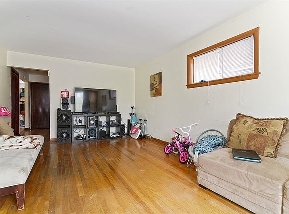 3rd image of 6311 W Fullerton Ave