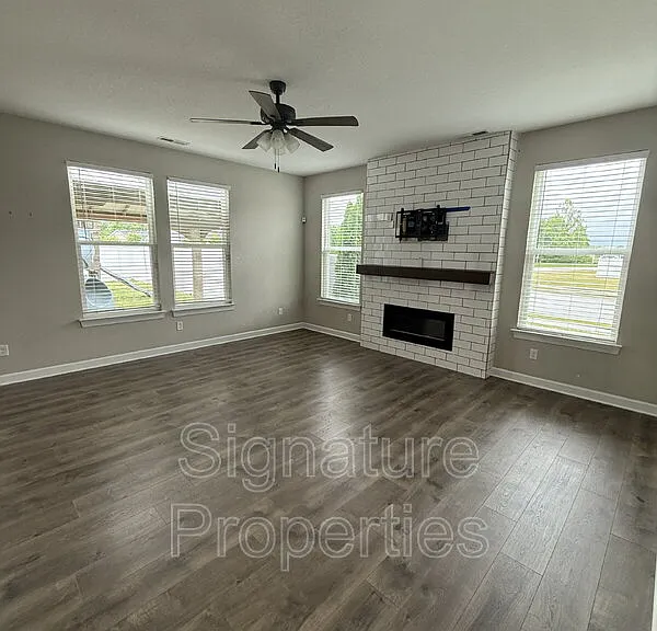 100 Sandalwood Ln — Photo 5