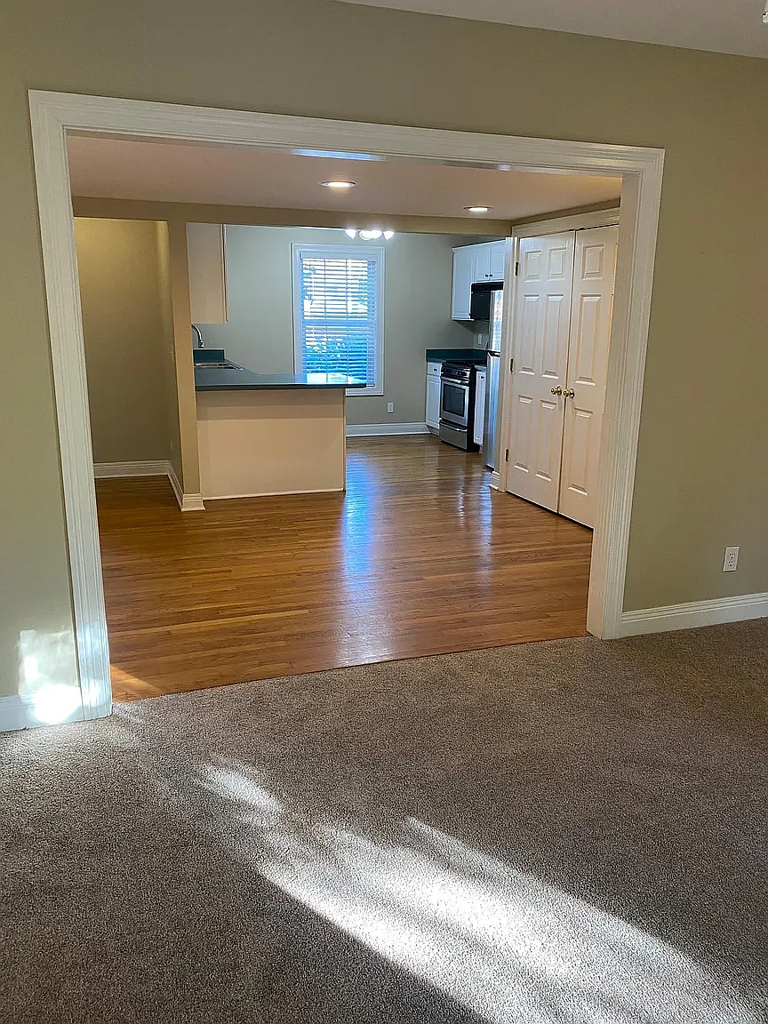 3 bed, 3.5 bath, 1866 sqft, $1,800 — Photo 3