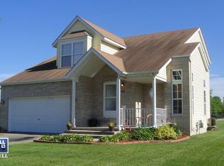 806 Stone Creek Cir, Genoa, IL 60135