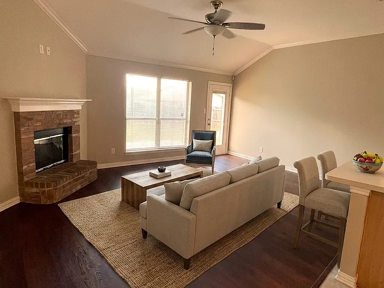 1919 Lennox Ln — Photo 22