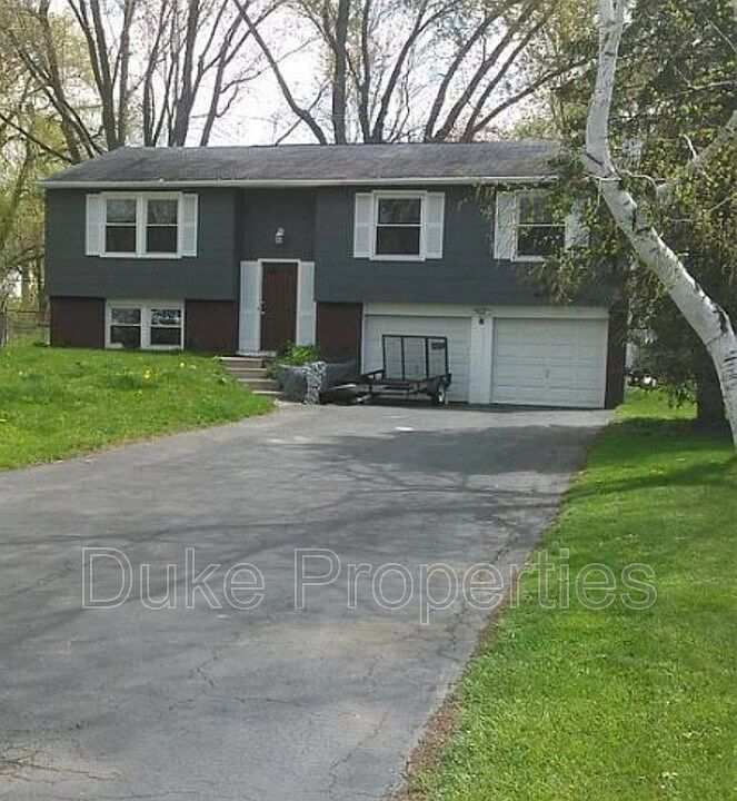 1st image of 6 Bishopgate Dr Unit 1