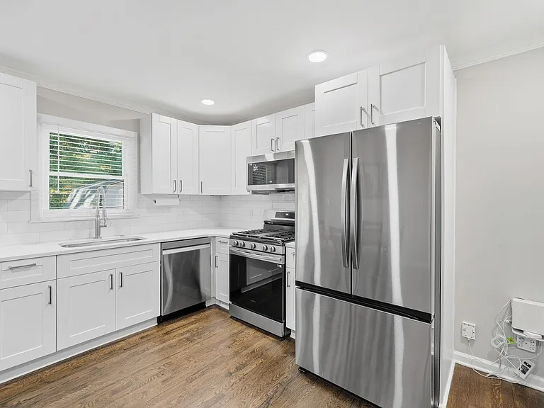 Melody Ln NW — Photo 4