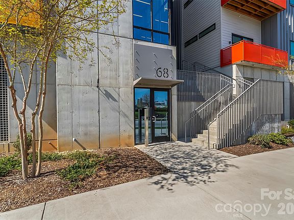 2nd image of 68 Craven St #312