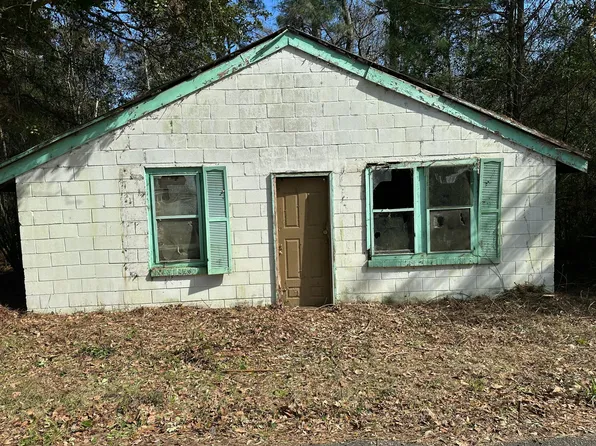 142 Danley Ave, Wagener, SC 29164