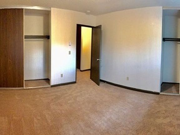 5th image of 4920-4930 SW Lombard Ave #1