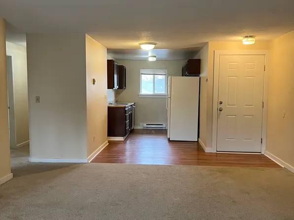 9625 SW Prairie Ter APT D, Beaverton, OR 97008