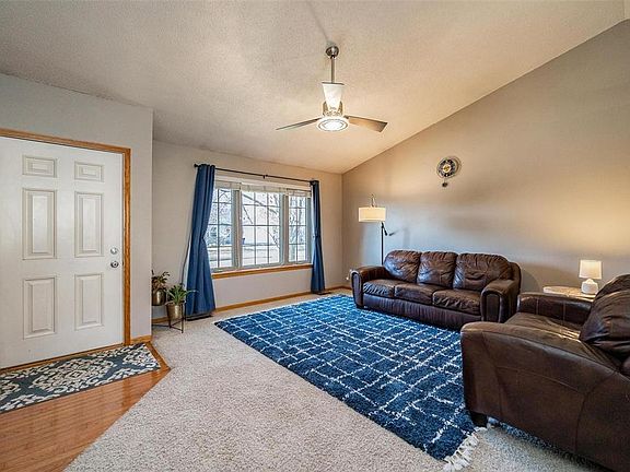 4th image of 370 Penn Ridge Dr