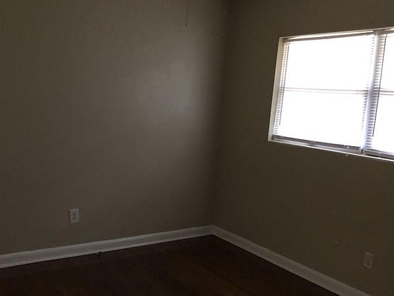 5th image of 9601 Lillian Hwy
