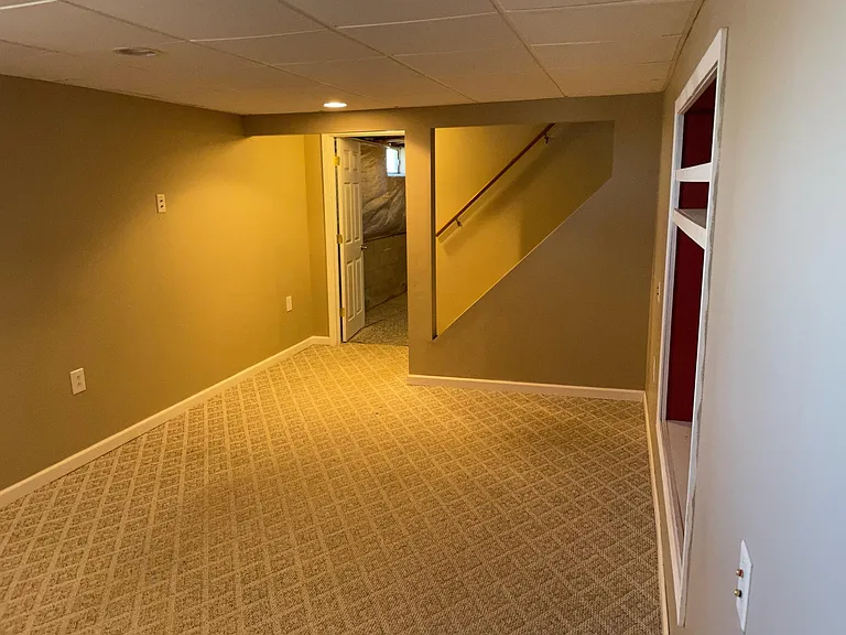 Bay Heights Cir — Photo 17
