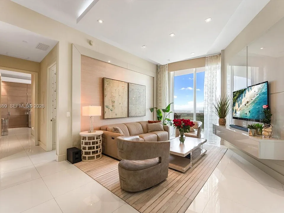 15811 Collins Ave #3605