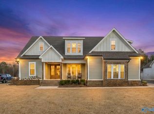 5397 Spring Creek Dr, Guntersville, AL 35976