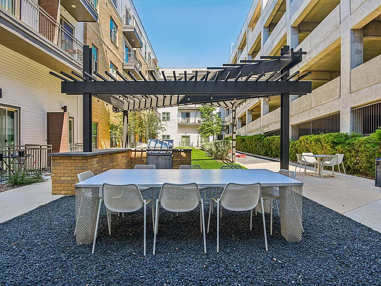 Rivera on Broadway Apartments — Photo 62