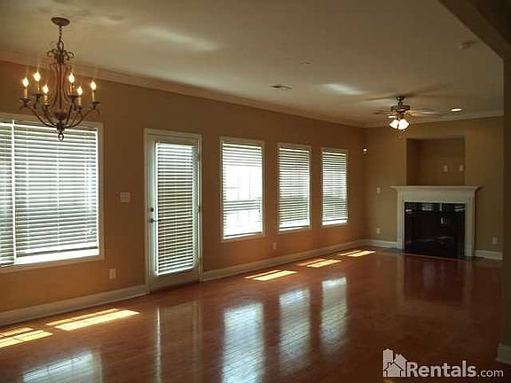 4th image of 4531 Everwood Oak Ln
