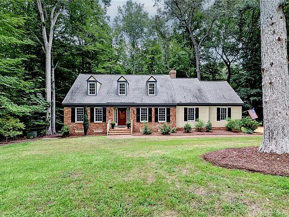 3rd image of 102 Whitehall Ct