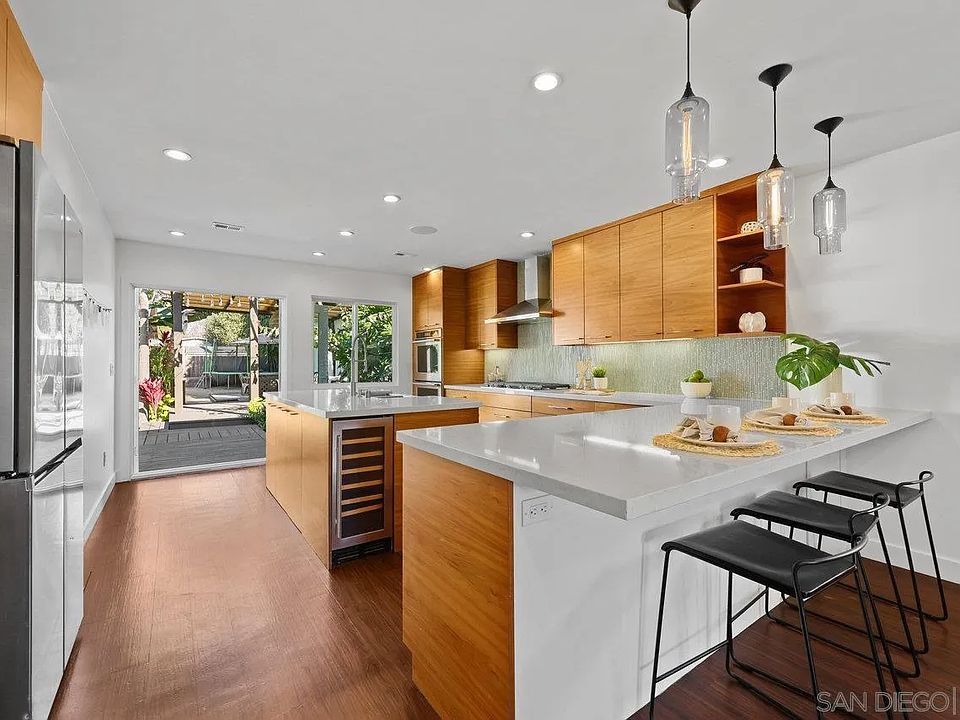 1st image of 3988 Del Mar Ave