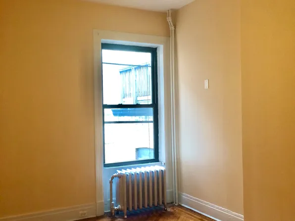 1146 Dean Street image 3 of 13