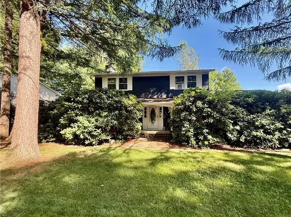 3973 Pawnee Dr, Liverpool, NY 13090