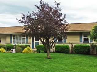 578 Summit Dr, Lewistown, PA 17044