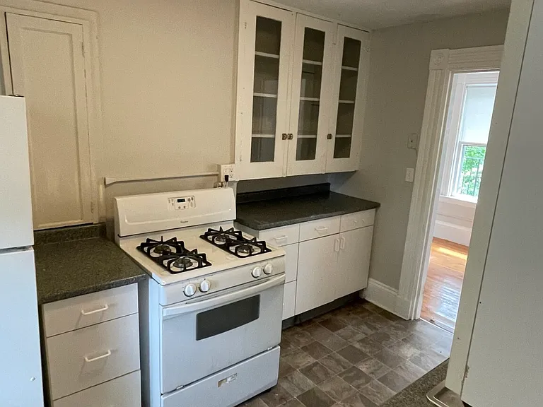 196 Fairmount Ave #6 — Photo 1