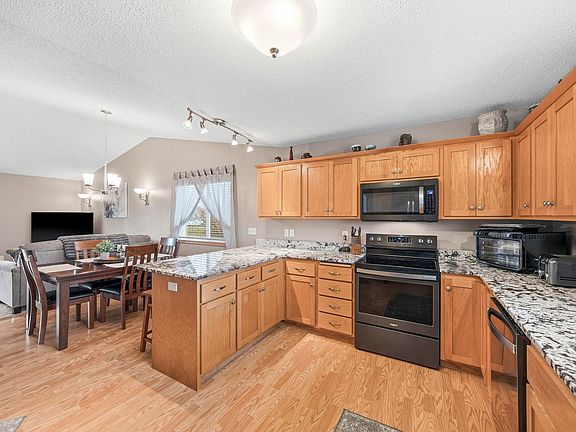 5th image of 6267 Kahl Ave NE