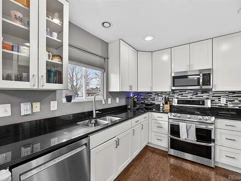 1904 Greenbriar Ct — Photo 19