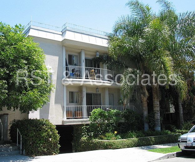 1st image of 1552 Armacost Ave APT 2