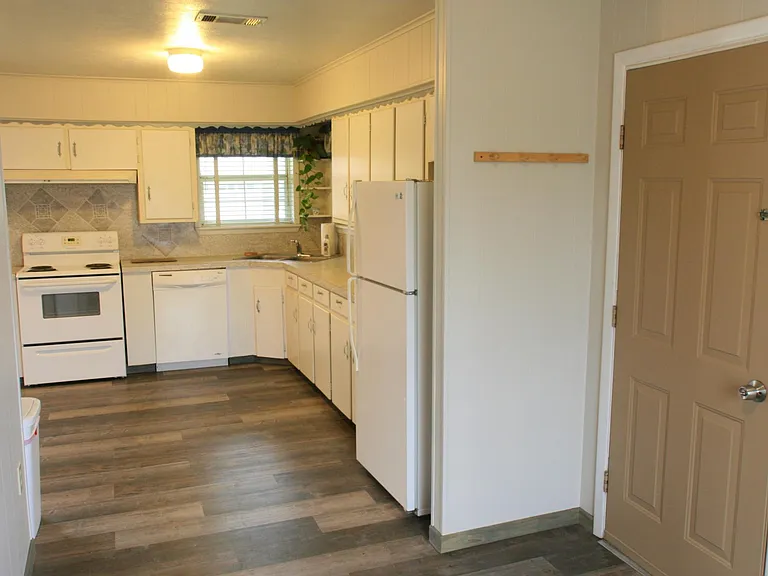 503 Hilliard Dr — Photo 5