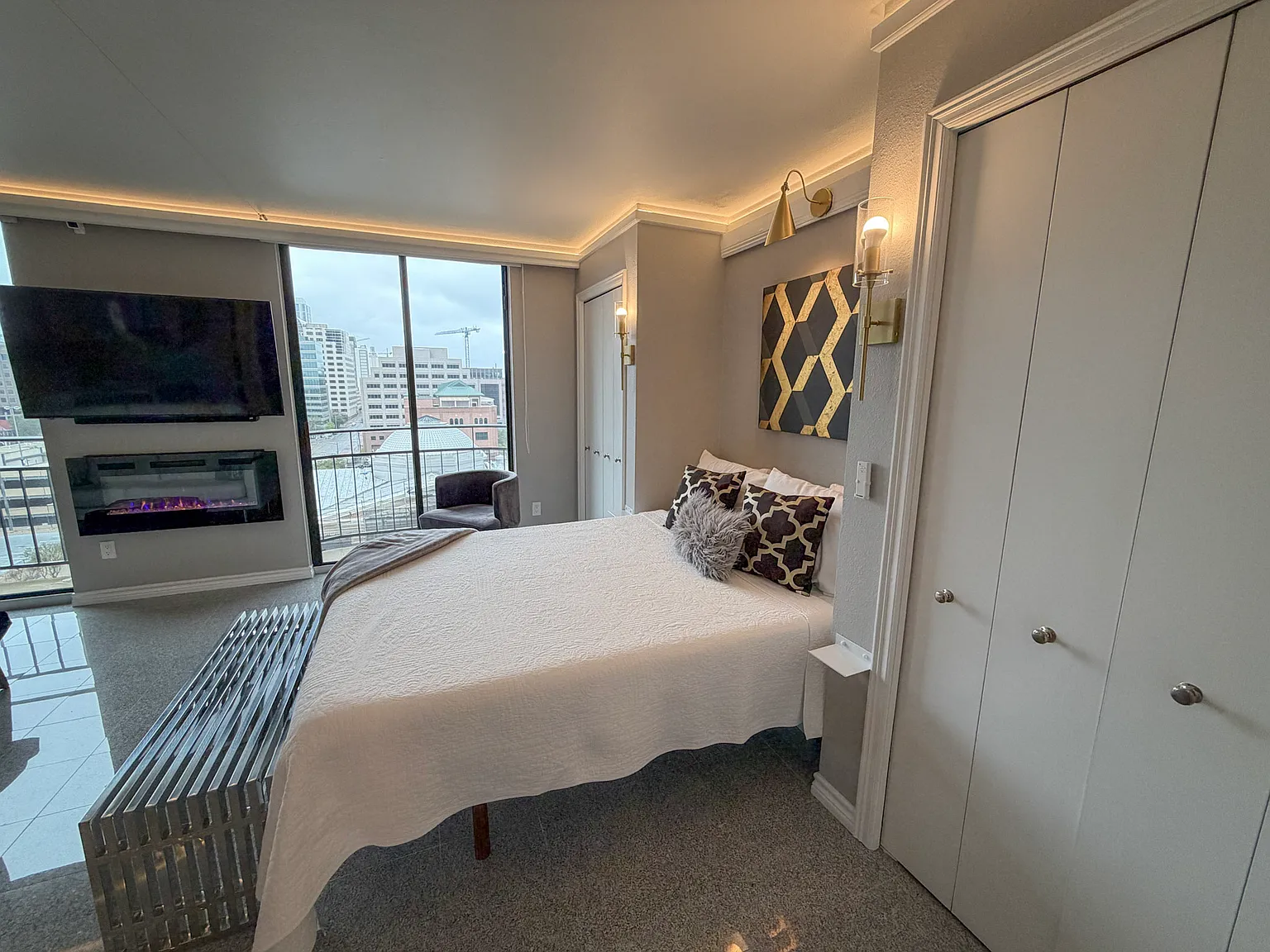 Studio, 484 sqft, $2,800 — Photo 3