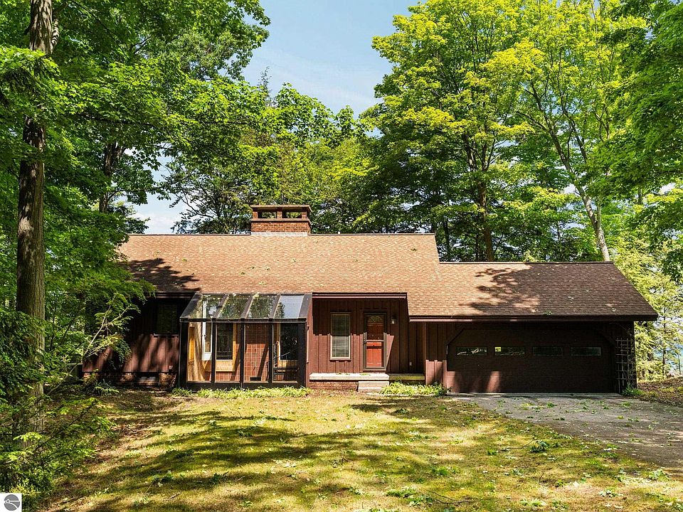 1st image of 3929 Bay Valley Dr