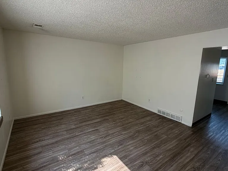 MR1138 — Photo 3
