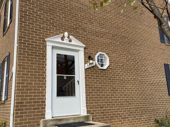 3207 Silverstone Ct, Oakton, VA 22124