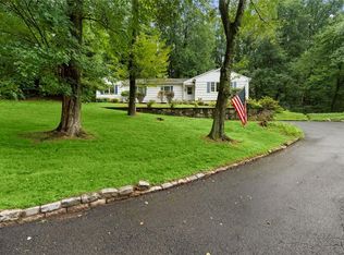 8 Limestone Rd, Armonk, NY 10504