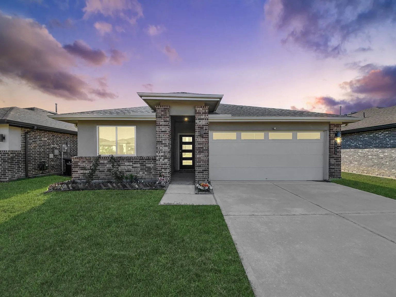 4 bed, 2.0 bath, 1876 sqft, $2,400 — Photo 1