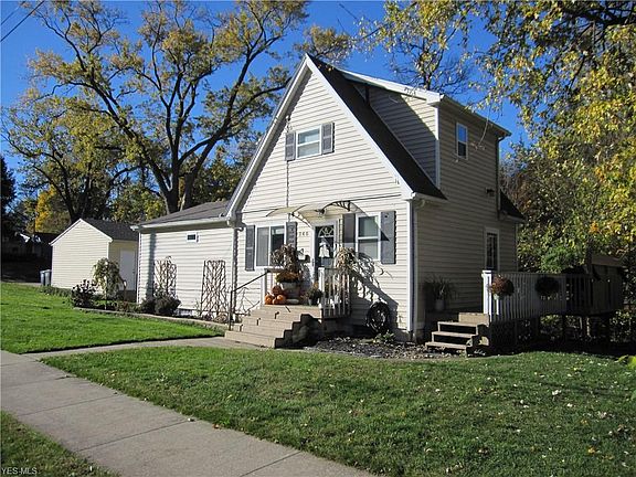 2nd image of 140 Emmons Ave