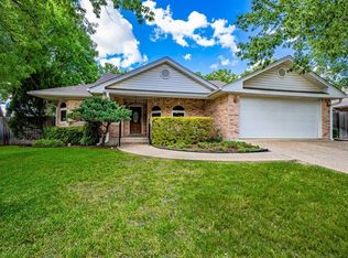 208 N Coronado Dr, Kerrville, TX 78028