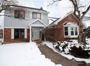 8 Hastings Ln, Lincolnshire, IL