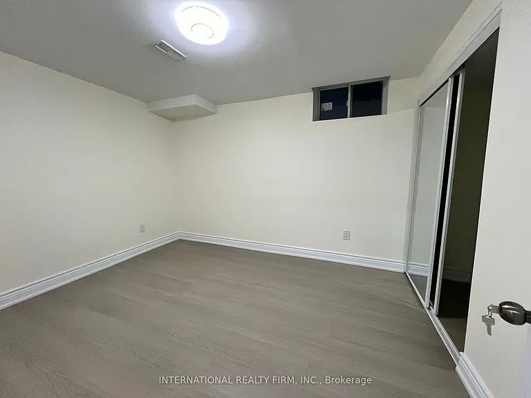216 Wesmina Ave — Photo 12